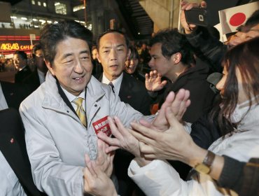 Abren los colegios electorales en Japón