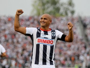 Humberto Suazo tuvo emotiva despedida ante afición de Monterrey