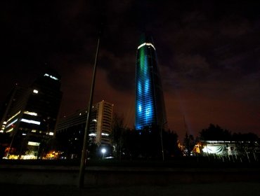 Galería: A días de la navidad el gran mall Costanera Center se llena de colores