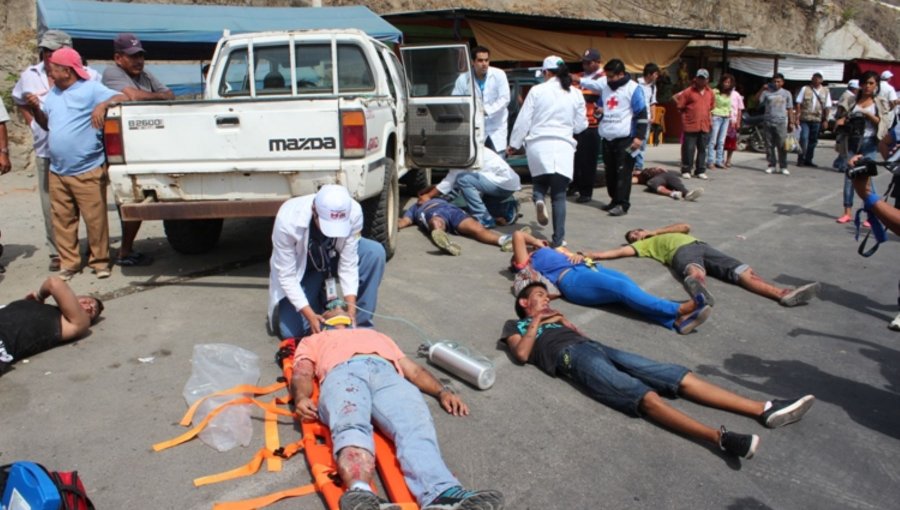 Perú y Chile realizan un simulacro de accidente con 46 heridos en su frontera