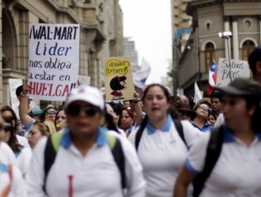 Trabajadores de Líder y ACuenta suspendieron movilizaciones para negociar con Walmart