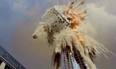 Cortometraje muestra como una mujer destruye el Costanera Center