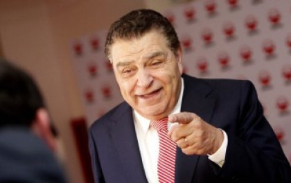 Video: Mira la caída de Don Francisco en la Teletón de Estados Unidos