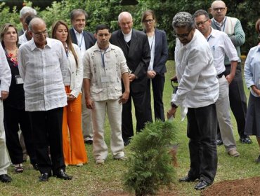 Víctimas colombianas piden "hechos de paz" a Gobierno y FARC en última visita