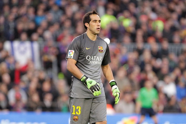 Claudio Bravo elegido como el segundo mejor arquero de la liga española 2014-15