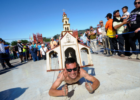 Parlamentarios quieren eliminar 4 feriados del año: 3 religiosos y uno civil