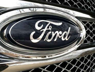 Ford llama más autos a talleres por fallas en sus airbags