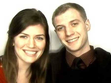 Video: Reacción de una joven cuando le piden matrimonio en una cabina de fotos es furor en la web