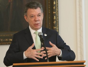 Santos lamenta muerte de militares: «Es la guerra que quiero acabar»