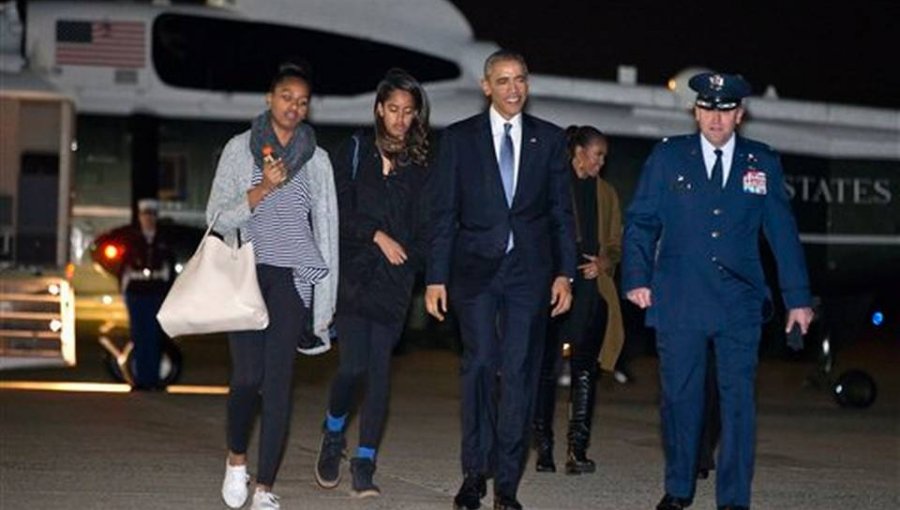 Obama viaja a Hawai de vacaciones con su familia para pasar la Navidad