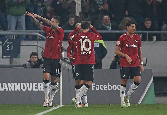 Hannover 96 de Miiko Albornoz rescató agónico 2-2 ante Friburgo