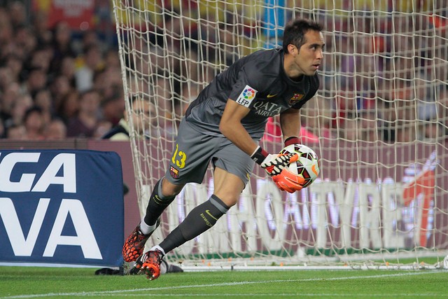 Claudio Bravo: "La competencia es muy dura en España"