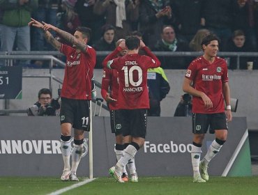 Hannover 96 de Miiko Albornoz rescató agónico 2-2 ante Friburgo