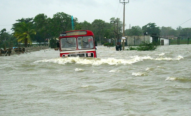 Inundaciones dejan tres muertos y 500.000 desplazados en Sri Lanka