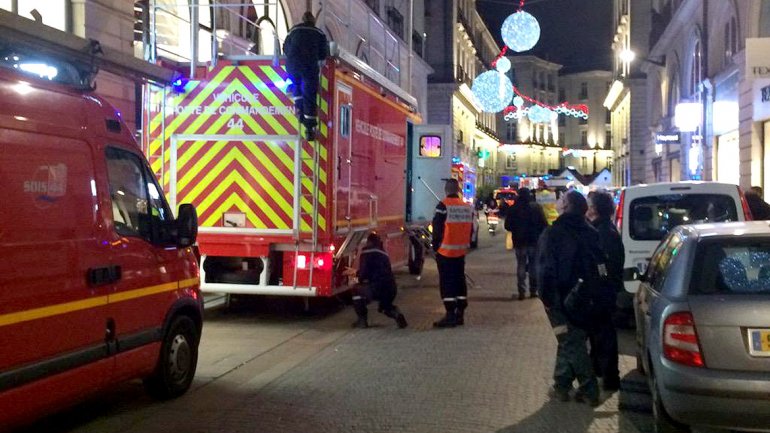 Una decena de heridos en Nantes tras ser arrollados en un mercado de Navidad