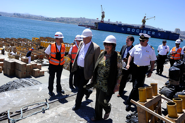 Ya comenzó la instalación de los fuegos artificiales en las costas de la Región de Valparaíso