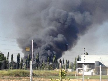 Incendio en Quilicura aún no ha podido ser controlado