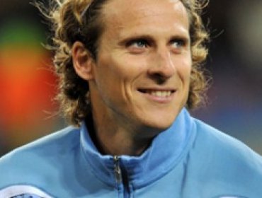 Universitario presentará en enero una oferta a Diego Forlán para contratarlo