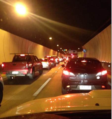 Choque en sector de túnel San Cristóbal genera gran congestión vehicular