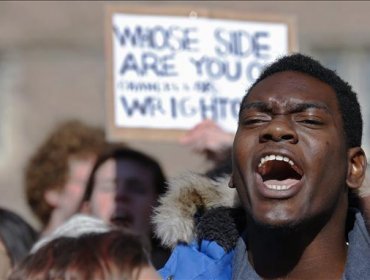 Un policía mata a un joven negro en una localidad cercana a Ferguson (EEUU)