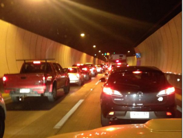 Choque en sector de túnel San Cristóbal genera gran congestión vehicular