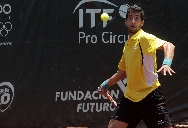 Tenis: Podlipnik, Garín y Aguilar avanzan a cuartos en Futuro Chile 12
