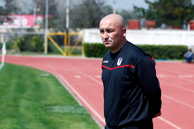 Patricio Almendra sigue como técnico en Santiago Morning