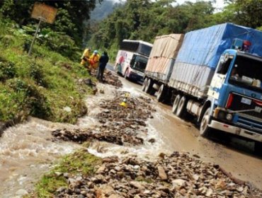 Cuatro fallecidos al volcar un autobús en una carretera en el este de Bolivia