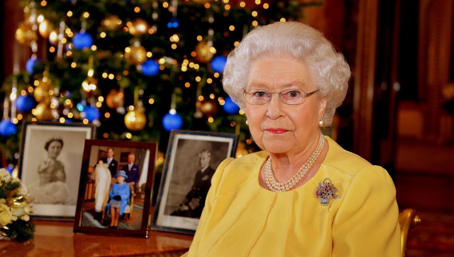 La reina Isabel II pide una oportunidad para la paz en Escocia