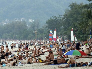 A 10 años del Tsunami: Las playas tailandesas de Khao Lak abarrotadas