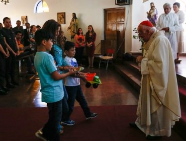 Emotiva misa ofrece el Arzobispo de Santiago en la cárcel de mujeres de Santiago