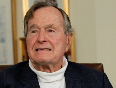 El expresidente George H.W. Bush mejora pero continuará hospitalizado