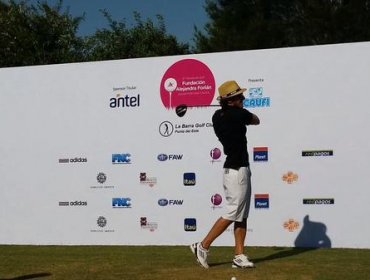 Diego Forlán se luce como un gran golfista en torneo benéfico