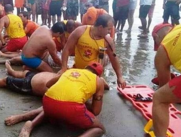 Cuatro muertos al caer un rayo en una playa de Sao Paulo