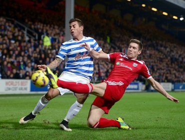 Mauro Zárate será compañero de Vargas e Isla en QPR