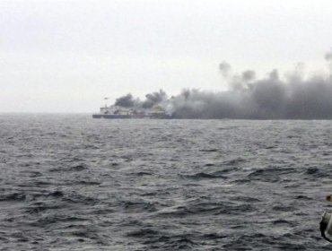 Rescatan la primera víctima mortal del ferry incendiado "Norman Atlantic"