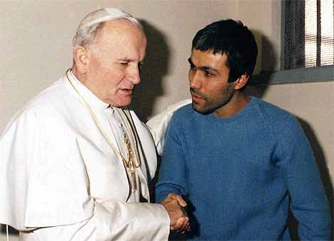 Expulsan de Italia al terrorista que atentó contra Juan Pablo II