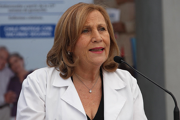 Ministra de Salud renuncia tras polémicos dichos sobre abortos en clínicas privadas