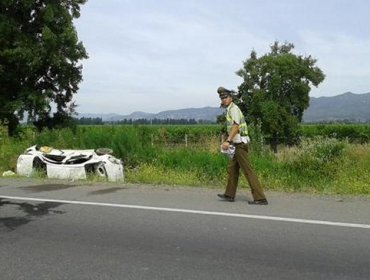 Dos menores se encuentran con riesgo vital tras volcamiento en Ruta 5 Sur