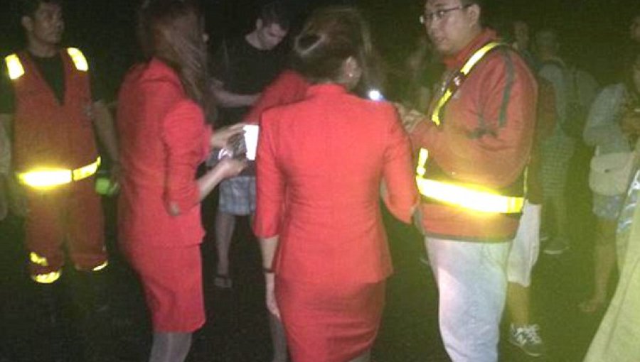 Nuevo incidente de un avión de AirAsia: se salió de la pista con 153 personas a bordo