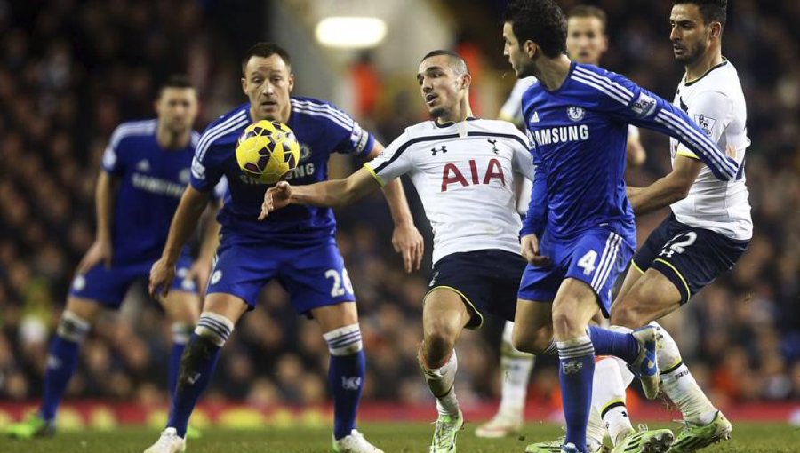 Chelsea pierde ante el Tottenham y cede la punta al Manchester City