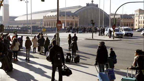 Estación de Metro Atocha, en Madrid, retoma sus servicios tras supuesto atentado de bomba