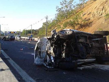 Una persona fallecida y cuatro lesionadas dejó grave accidente en autopista Costanera Norte