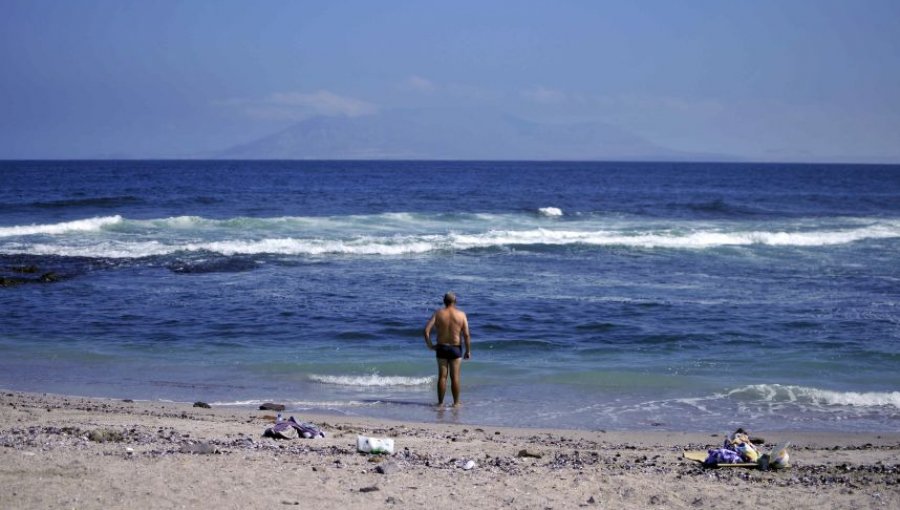 Prohíben acercarse a la playa a sujeto por realizar tocaciones a menores de edad en Antofagasta