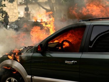 Incendio afecta a un taller mecánico en Villa Alemana