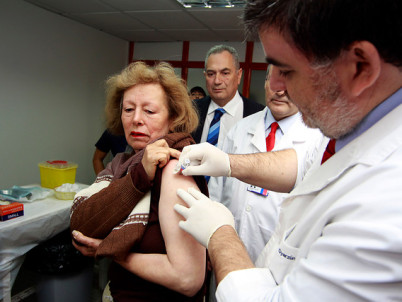 Vacuna contra influenza comprada por el Minsal tiene menor efecto que lo previsto.