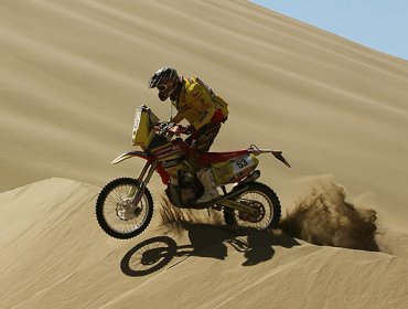 Claudio Rodríguez abandona el Dakar por fractura en mano derecha