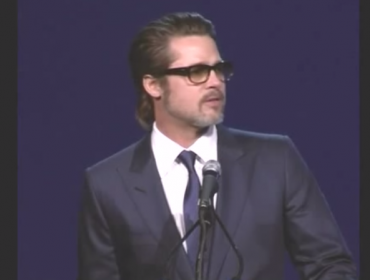 Imperdible: Brad Pitt cantó en una premiación
