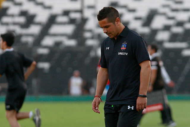 Héctor Tapia cierra las puertas de la zaga alba a Fabricio Formiliano