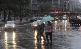 Alerta naranja por fuertes tormentas en el interior y en el sur de Uruguay